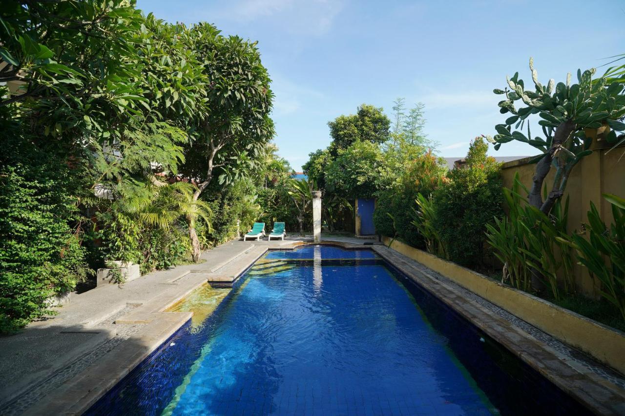 Oyo 2122 Puri Sanur Hotel Buitenkant foto
