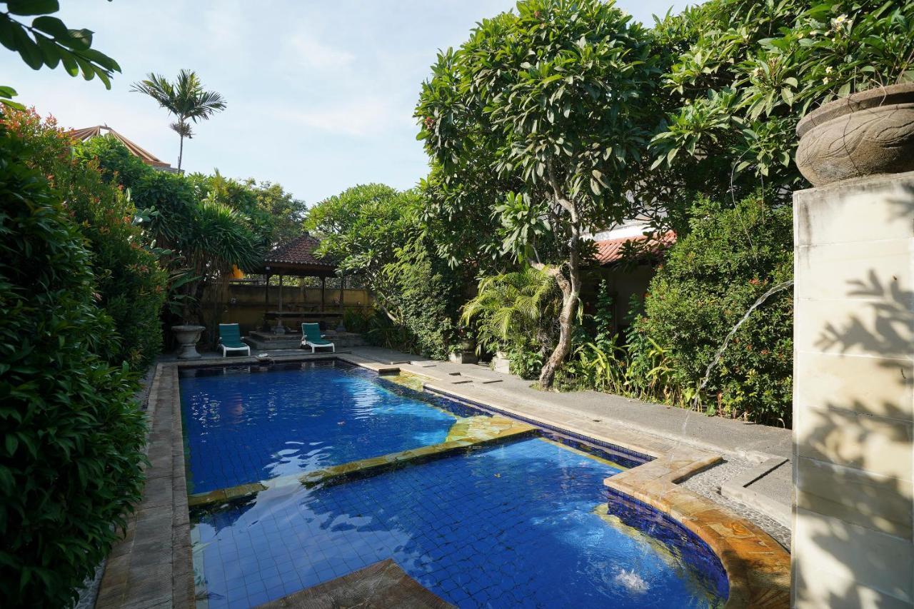 Oyo 2122 Puri Sanur Hotel Buitenkant foto