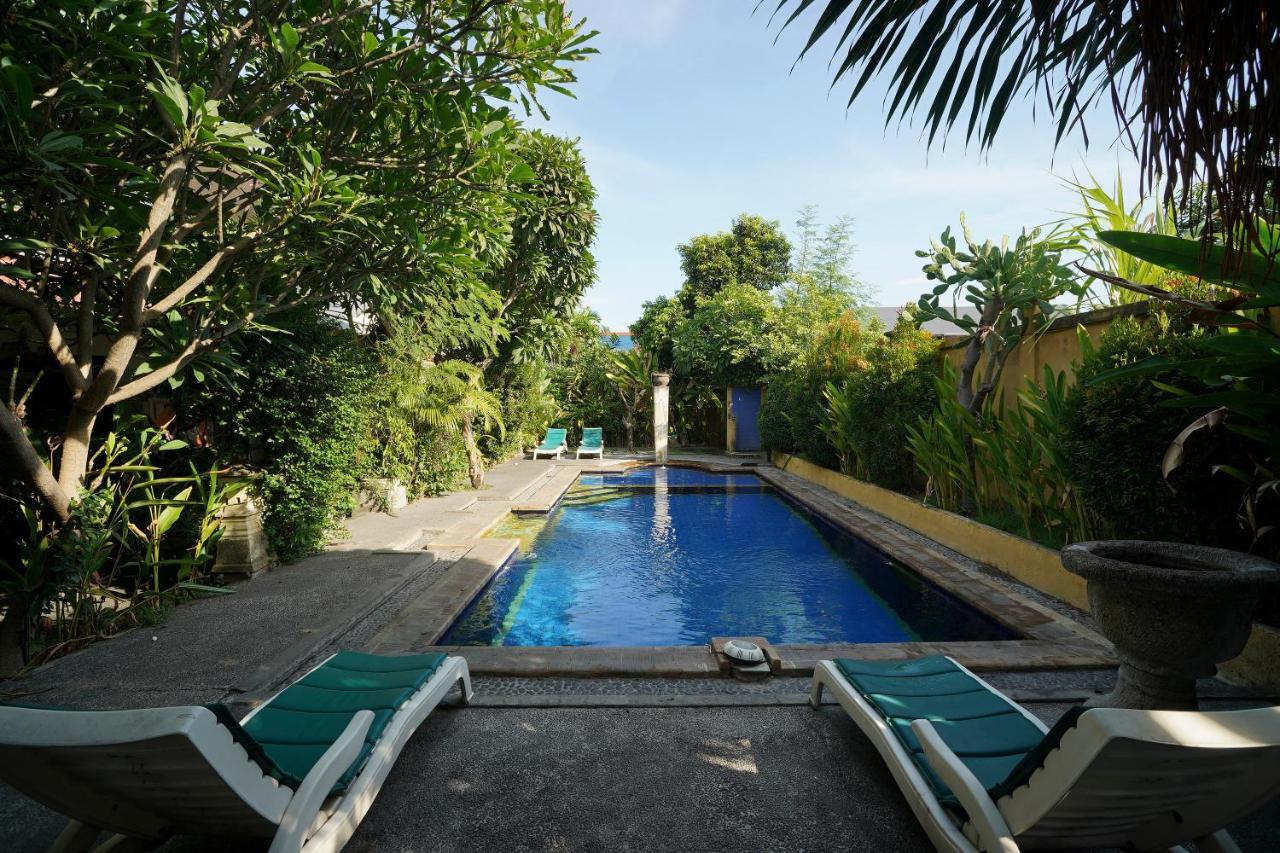 Oyo 2122 Puri Sanur Hotel Buitenkant foto