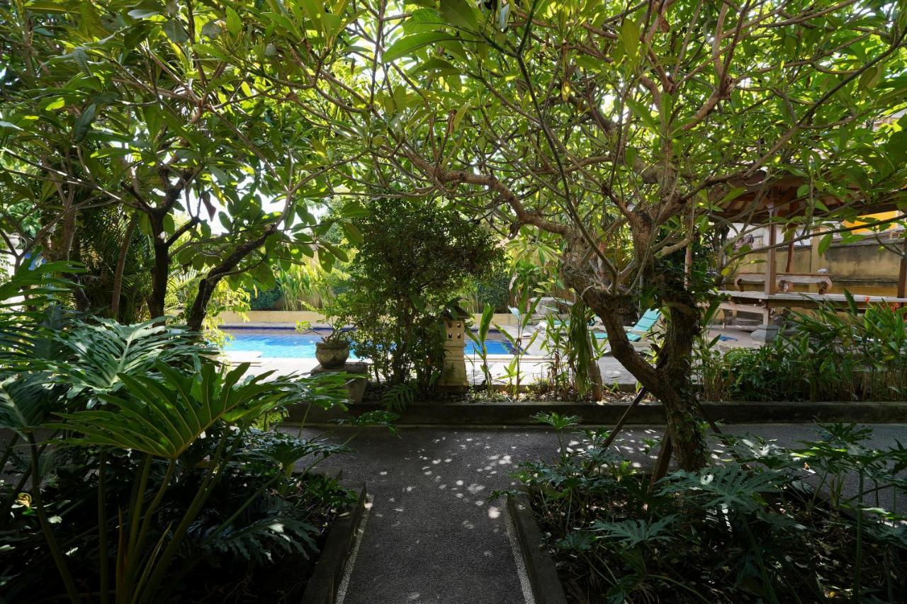 Oyo 2122 Puri Sanur Hotel Buitenkant foto