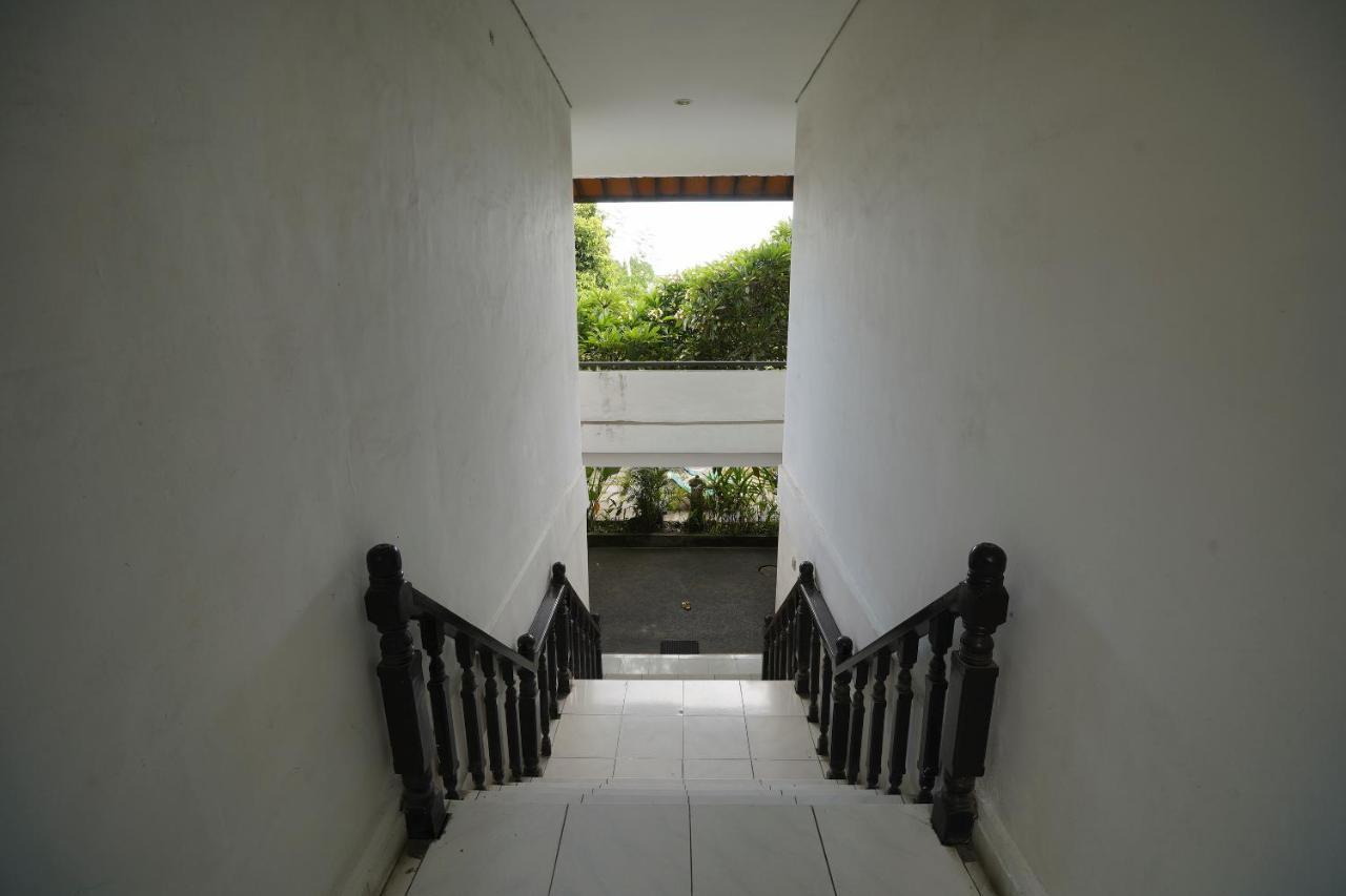 Oyo 2122 Puri Sanur Hotel Buitenkant foto